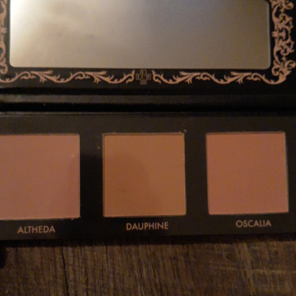 Makeup - Picture 3 of 3